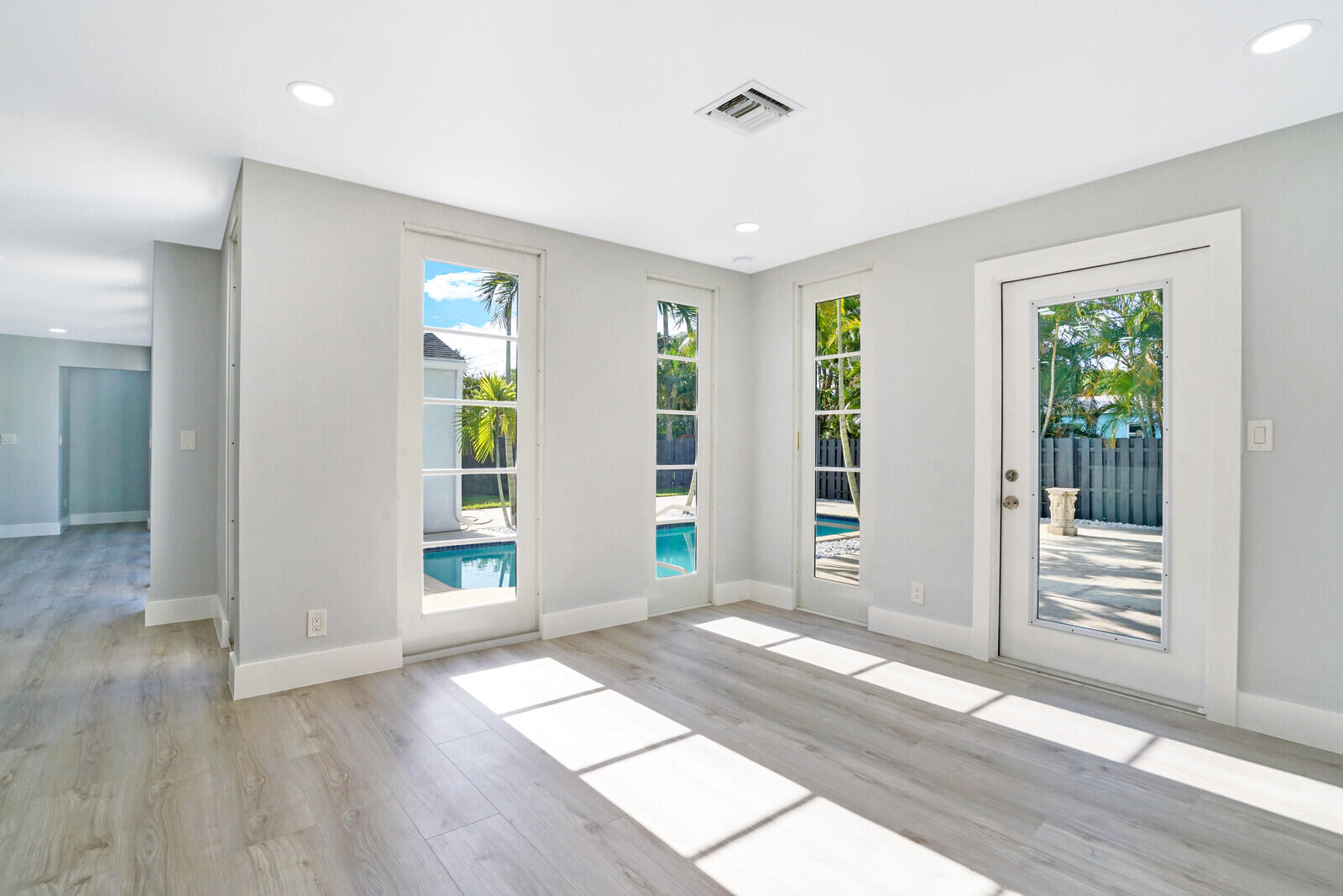 366 Colonial Road West Palm Beach, FL 33405 - Photo 11 of 31 14_Image_14_mls