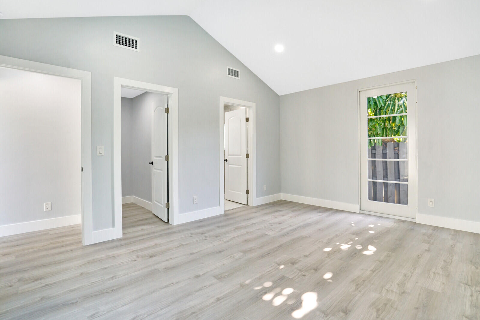 366 Colonial Road West Palm Beach, FL 33405 - Photo 14 of 31 17_Image_17_mls