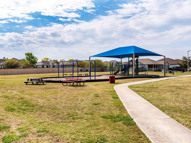 $1,595 | 184 Atlantis, Kyle, TX 78640