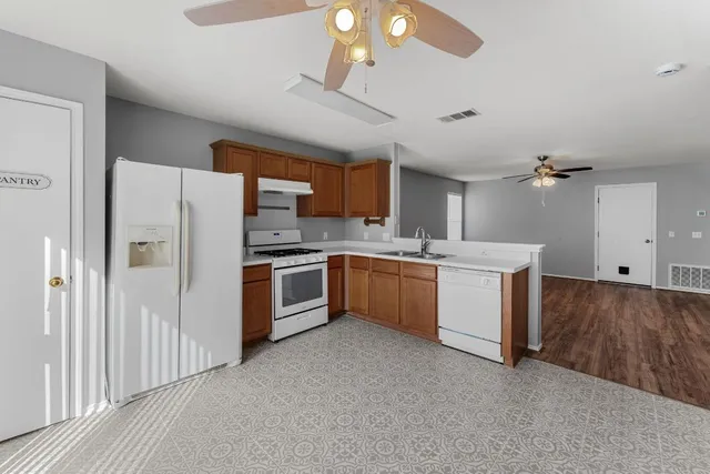 $1,595 | 184 Atlantis, Kyle, TX 78640