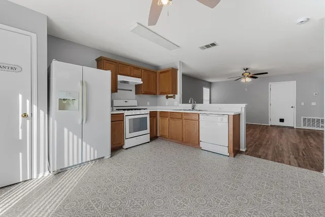 $1,595 | 184 Atlantis, Kyle, TX 78640