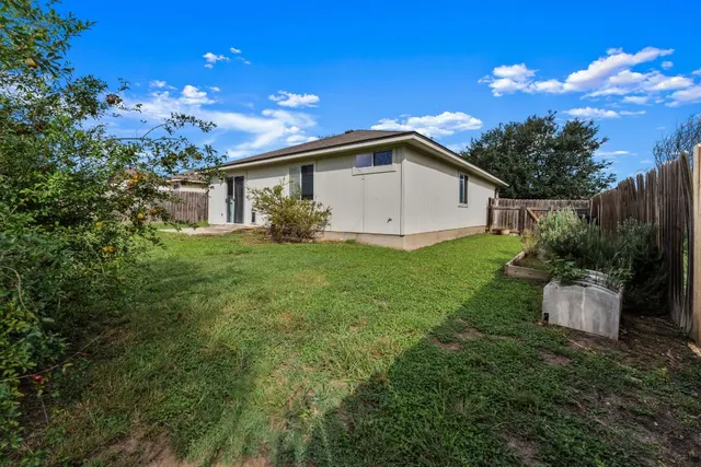 $1,595 | 184 Atlantis, Kyle, TX 78640