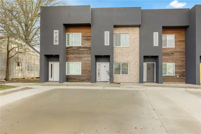 $224,900 | 213 West 22nd Street, Bryan, TX 77803