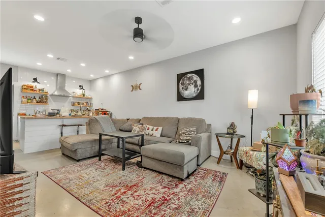 $224,900 | 213 West 22nd Street, Bryan, TX 77803