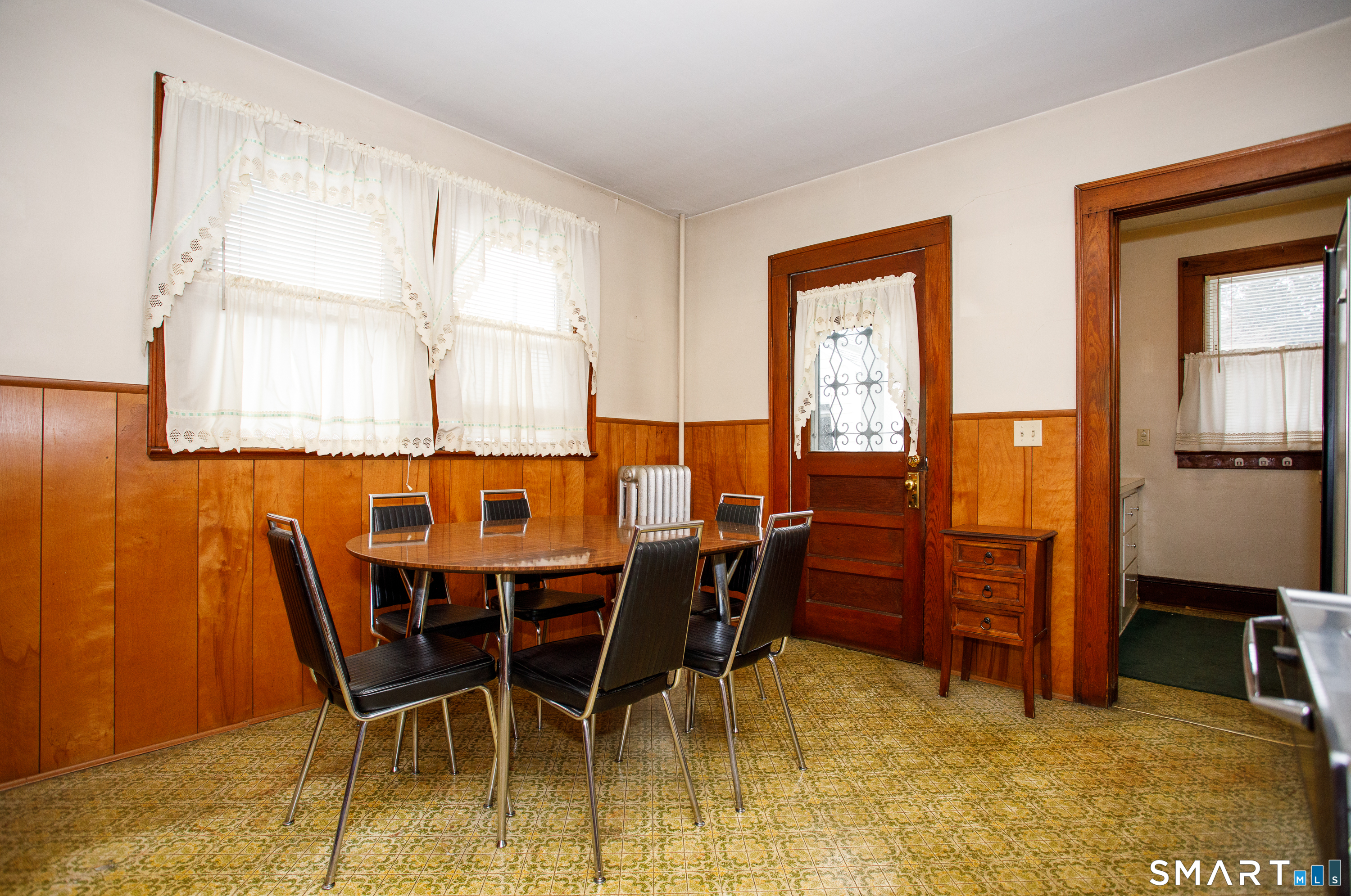 158 West Thames Street Norwich, CT 06360 - Photo 12 of 32