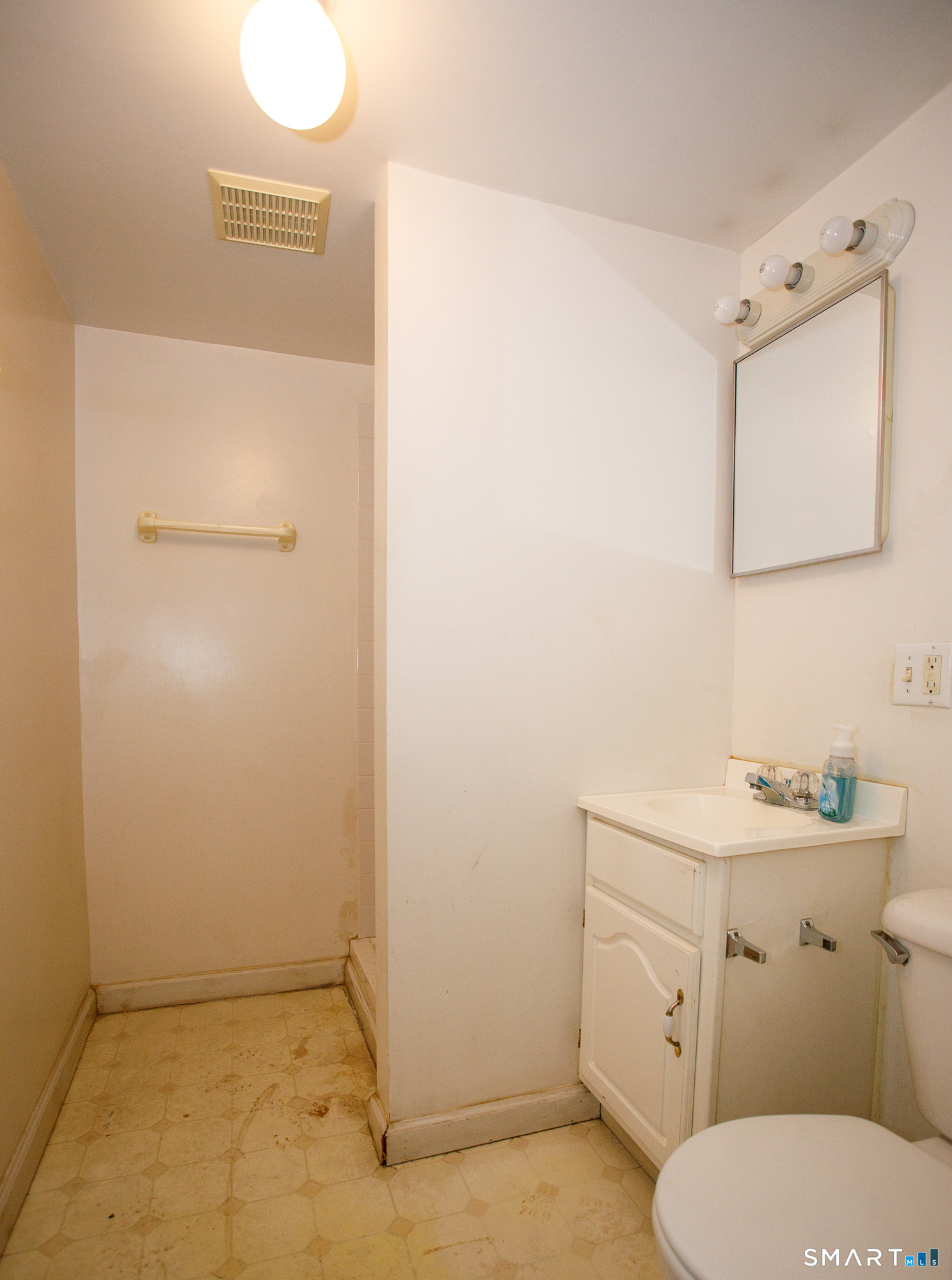 158 West Thames Street Norwich, CT 06360 - Photo 25 of 32