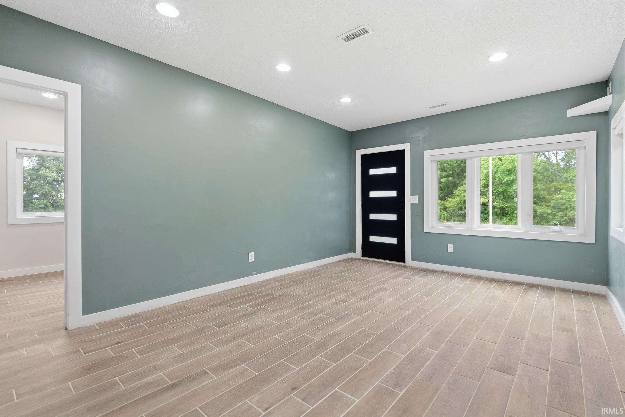 3824 Covington Road Fort Wayne, IN 46804 - Photo 2 of 43