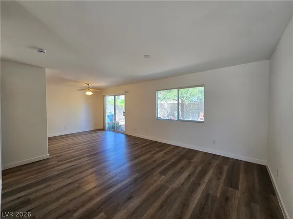 $1,900 | 794 Kiska Avenue, Las Vegas, NV 89123