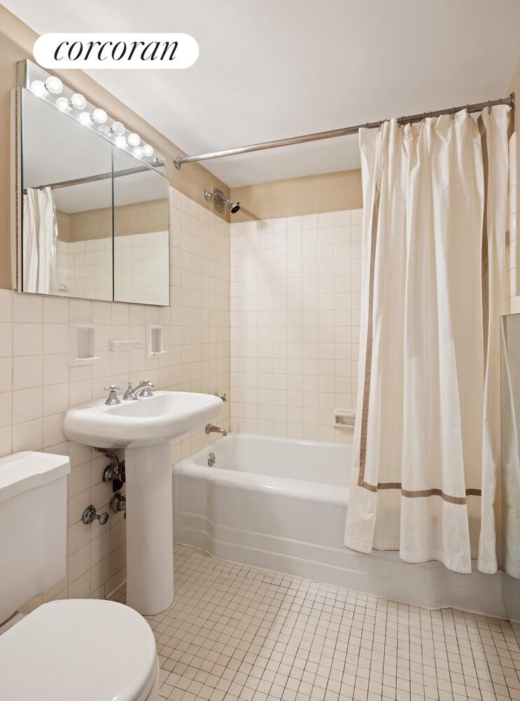 181 East 73rd Street, Unit 17AB Manhattan, NY 10021 - Photo 8 of 14