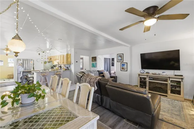 $265,000 | 872 Lake Shore Terrace, Interlachen, FL 32148