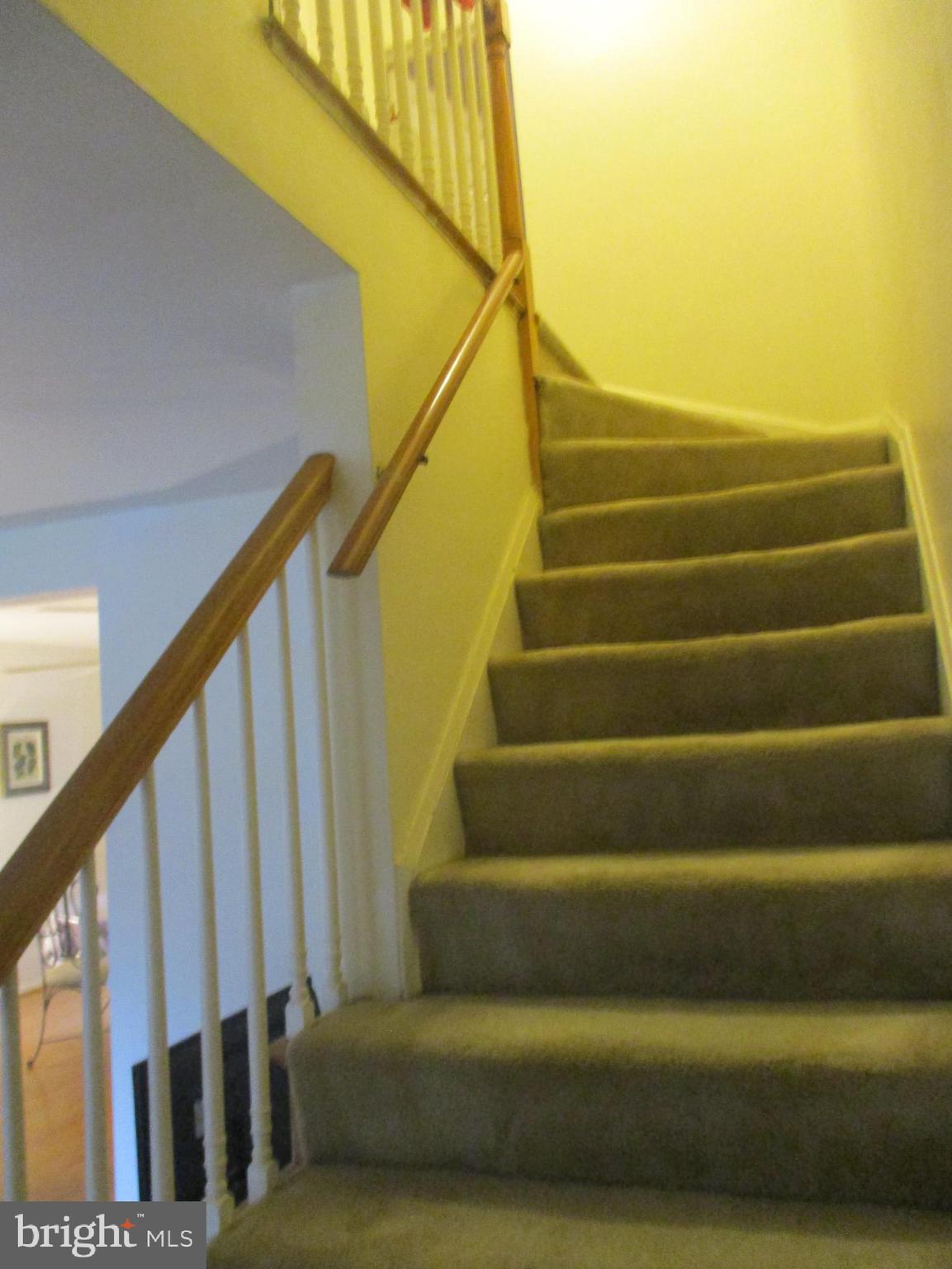 5233 Fredcrest Road Baltimore, MD 21229 - Photo 8 of 33 Stairs