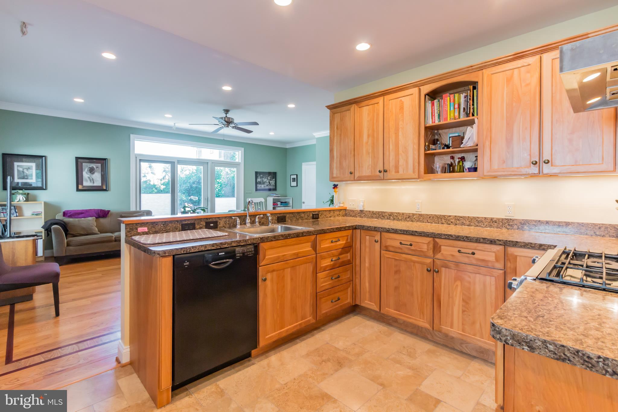6403 Stoneham Road Bethesda, MD 20817 - Photo 10 of 30 Gallery Image 10
