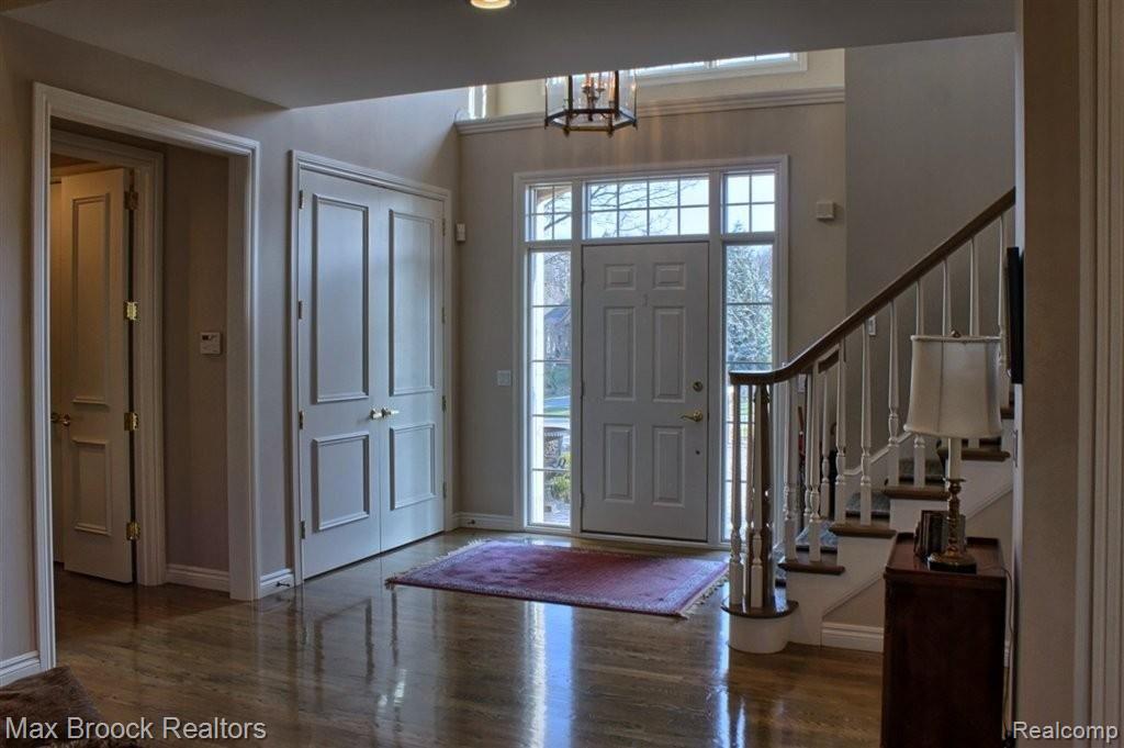 Foyer.jpg