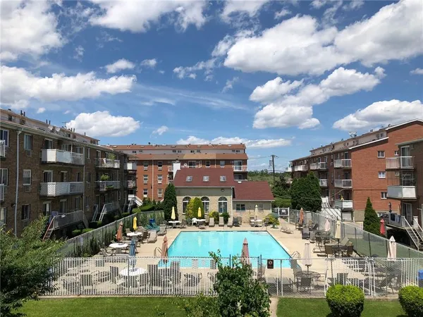 $765,000 | 26 Cove Lane, Unit 11C | Georgetown