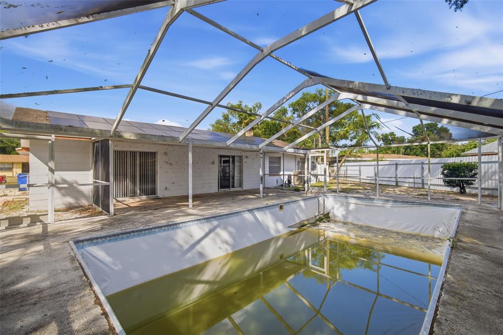 4449 Tarpon Drive Tampa, FL 33617 - Photo 29 of 36
