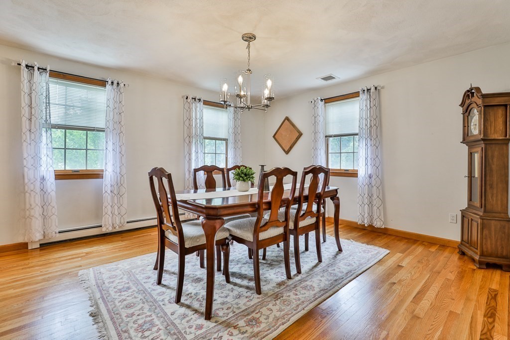 38 Holland Road Wakefield, MA 01880 - Photo 5 of 42 Gallery Image 5