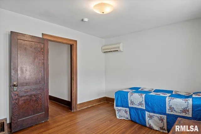 $169,900 | 1711 South 5th Street, Springfield, IL 62703