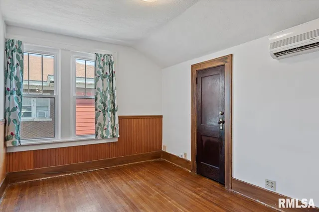 $169,900 | 1711 South 5th Street, Springfield, IL 62703