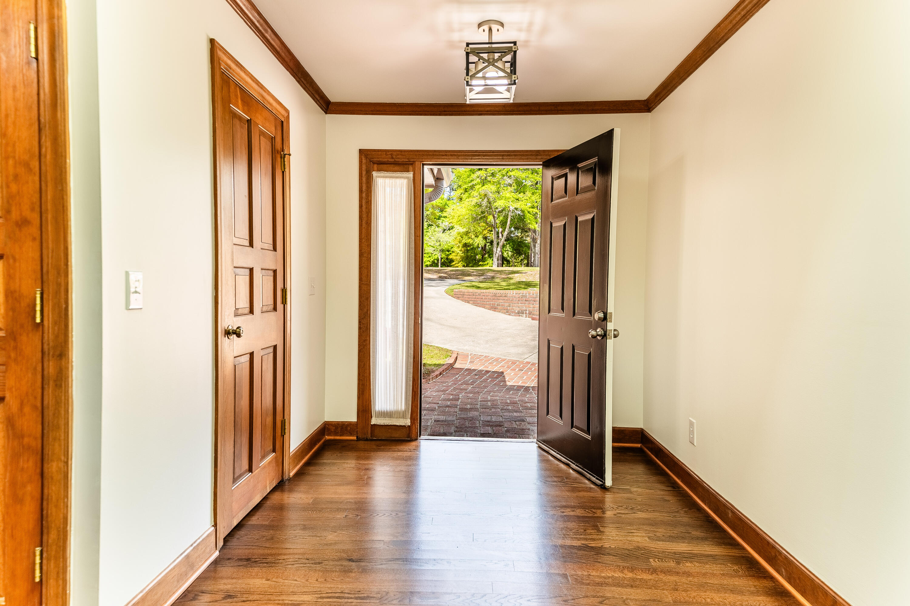 415 Santee Drive Santee, SC 29142 - Photo 5 of 39 Foyer