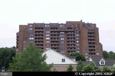 111 Hamlet Hill Road, Unit 606 Baltimore, MD 21210 - Photo 1 of 22 a view of a large building