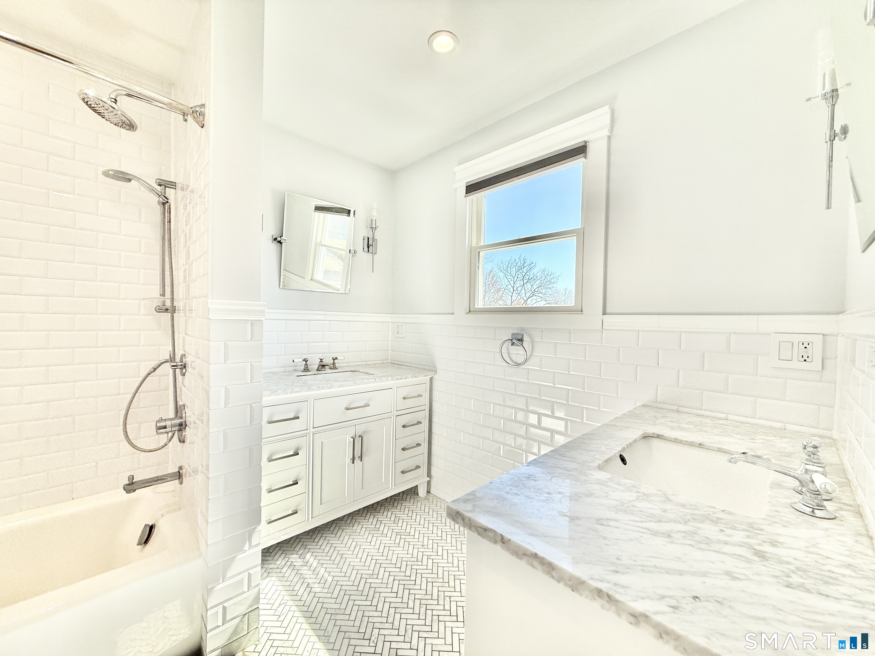 49 Spring Hill Avenue Norwalk, CT 06850 - Photo 20 of 27 2nd Floor Full Bath