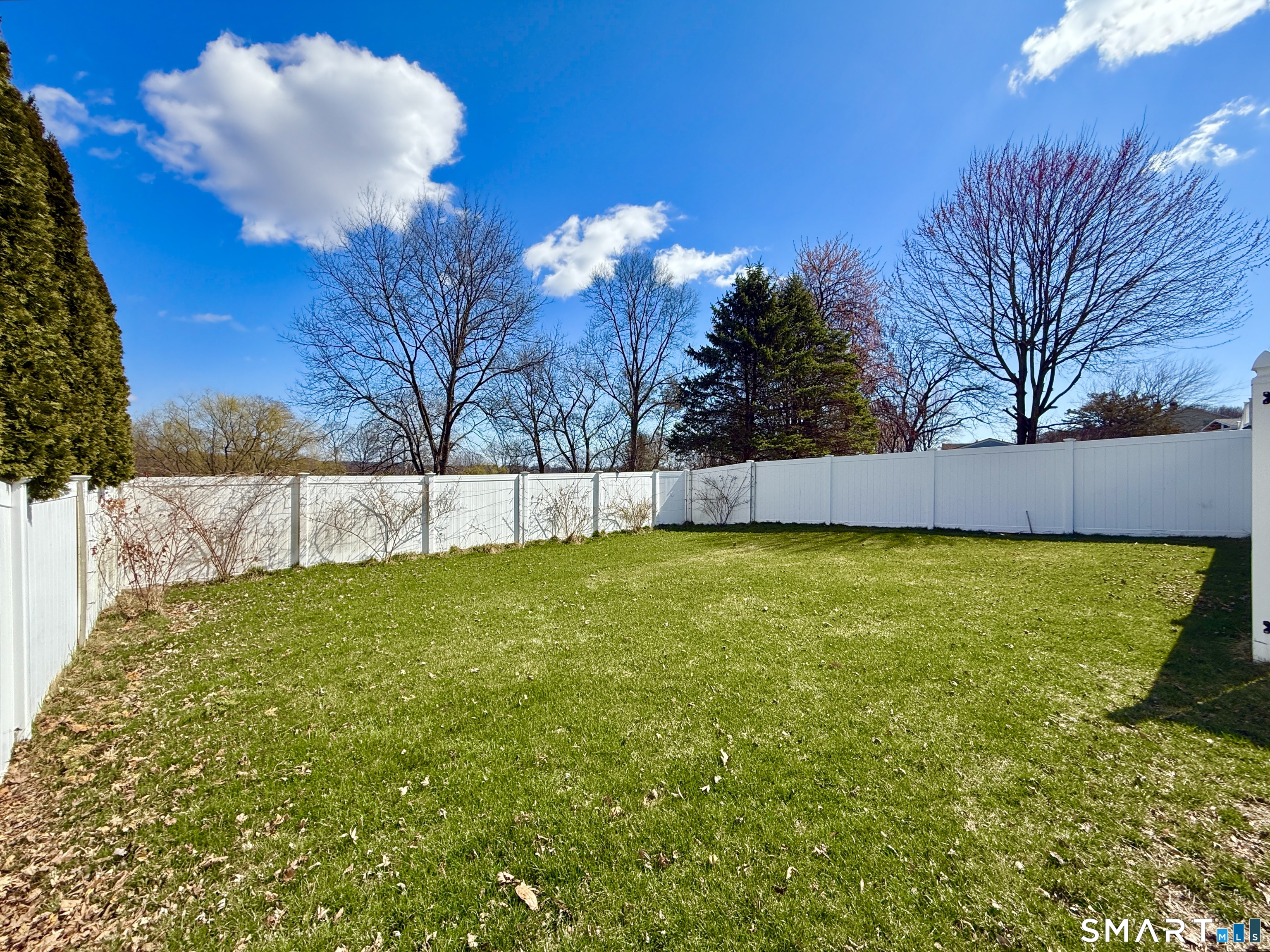 49 Spring Hill Avenue Norwalk, CT 06850 - Photo 3 of 27 Fully Fenced for Play + Pets!