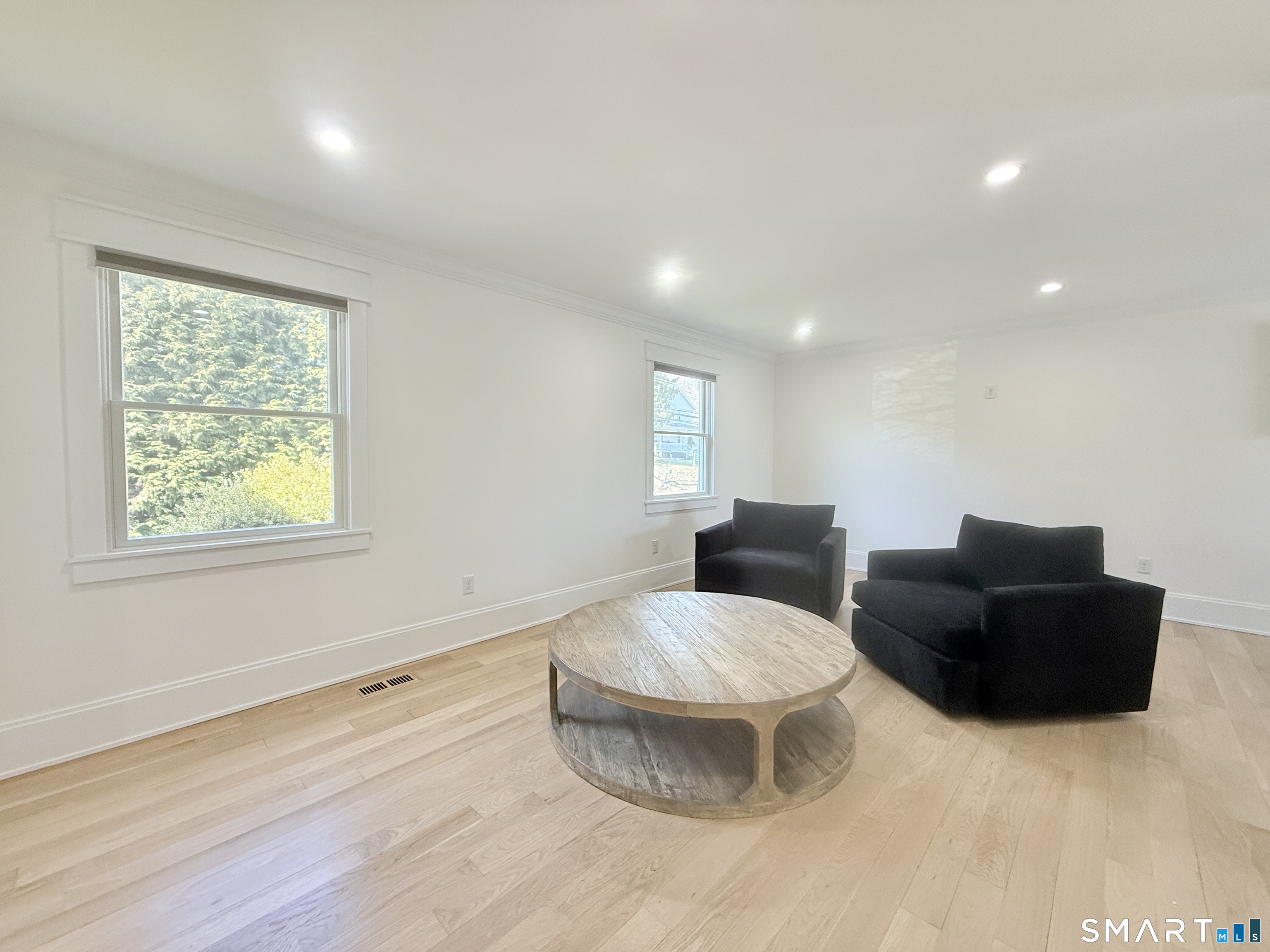 49 Spring Hill Avenue Norwalk, CT 06850 - Photo 5 of 27 Large Living Room