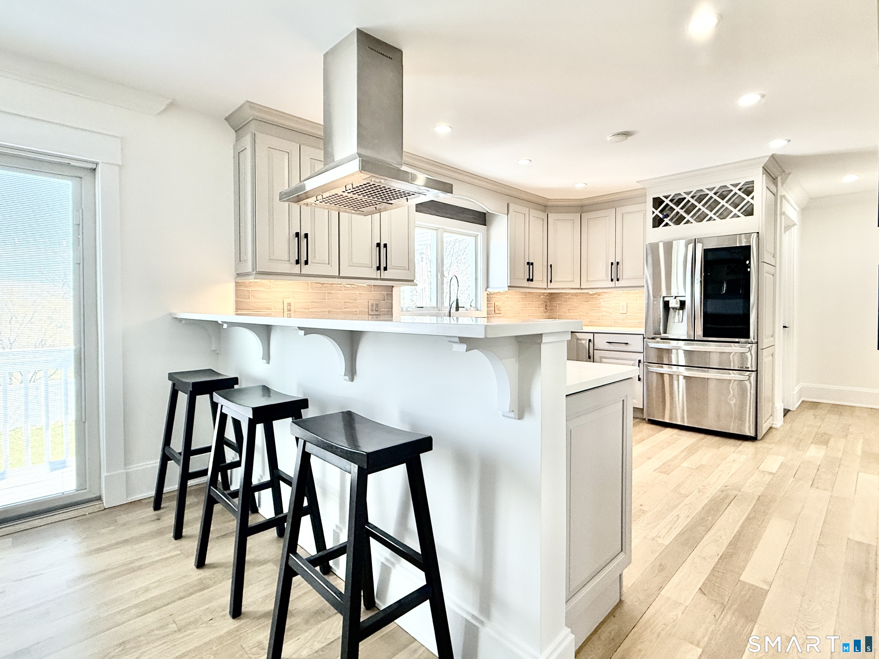 49 Spring Hill Avenue Norwalk, CT 06850 - Photo 6 of 27 Designer Kitchen!