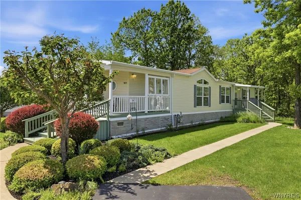 $259,000 | 4650 Stonebridge Way, Clarence, NY 14031