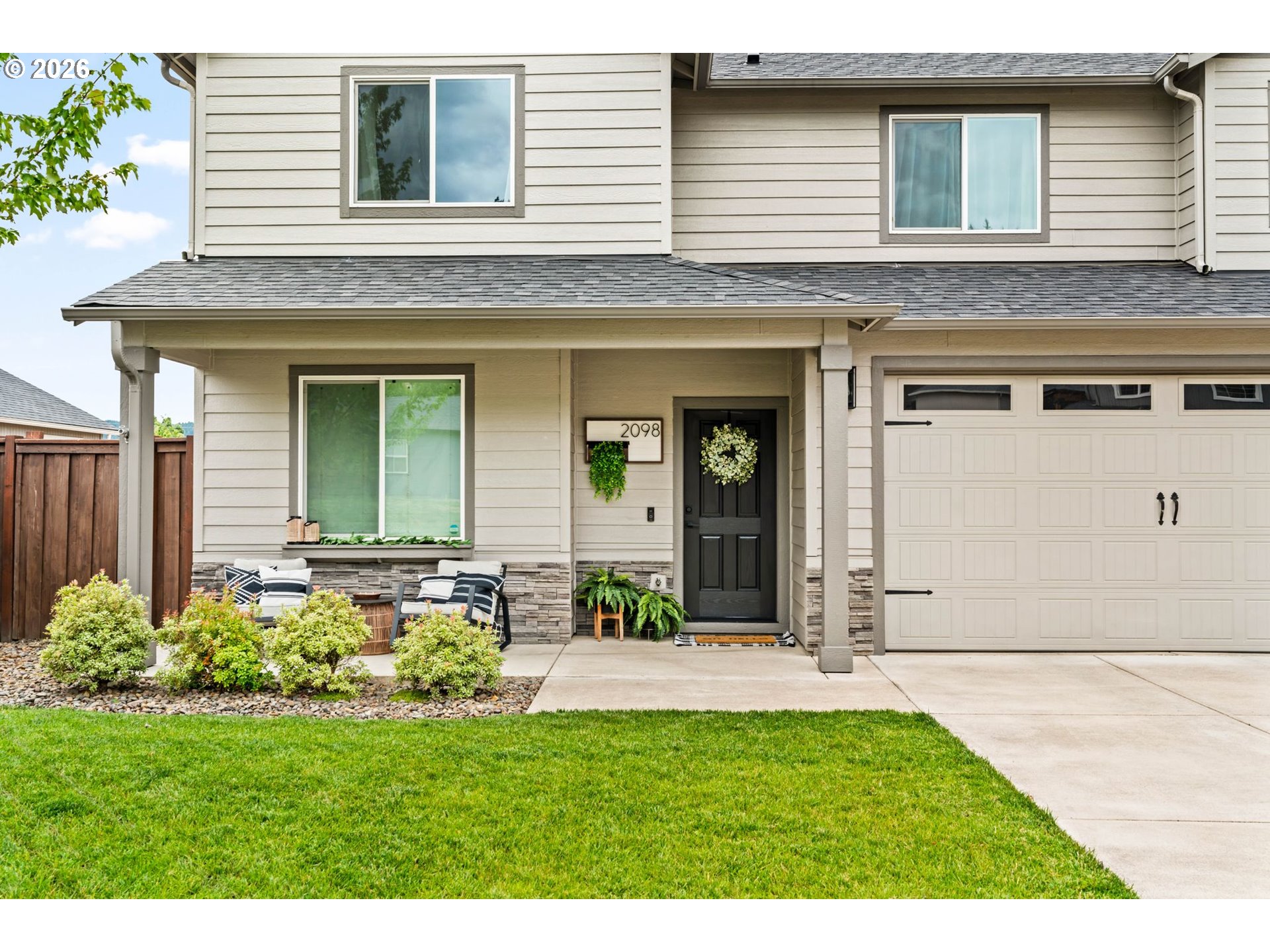 2098 South 60th Street Springfield, OR 97478 - Photo 2 of 48