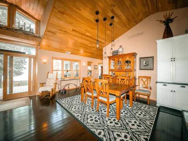 $880,000 | 8964 Eyota Way, Onamia, MN 56359