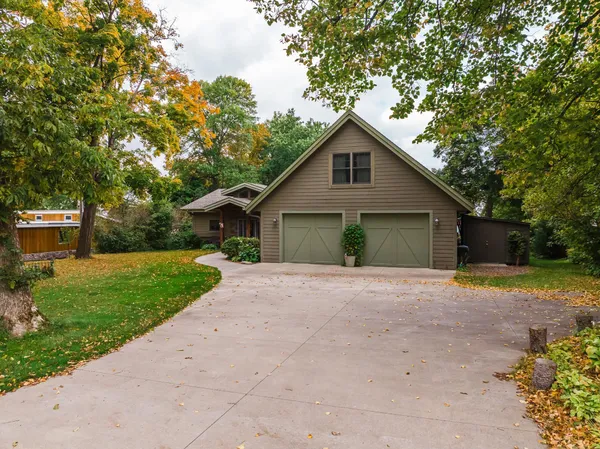 $880,000 | 8964 Eyota Way, Onamia, MN 56359