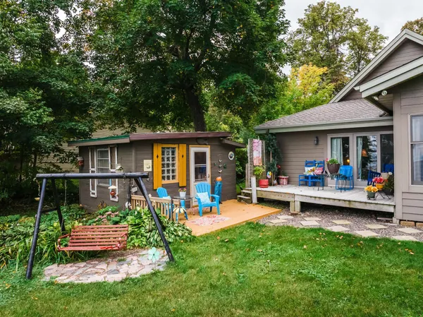 $880,000 | 8964 Eyota Way, Onamia, MN 56359