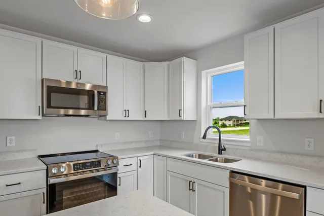 $479,900 | N6285 Blarney Stone, Brodhead, WI 53520