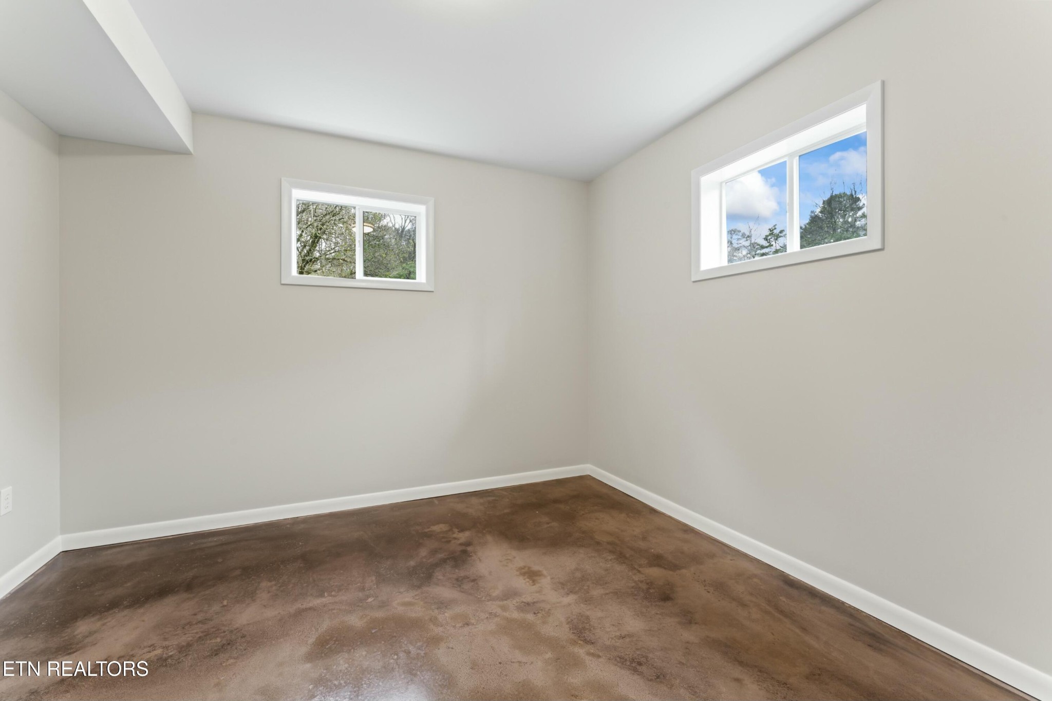 2229 Tooles Bend Road Knoxville, TN 37922 - Photo 28 of 41 a view of an empty room with a window