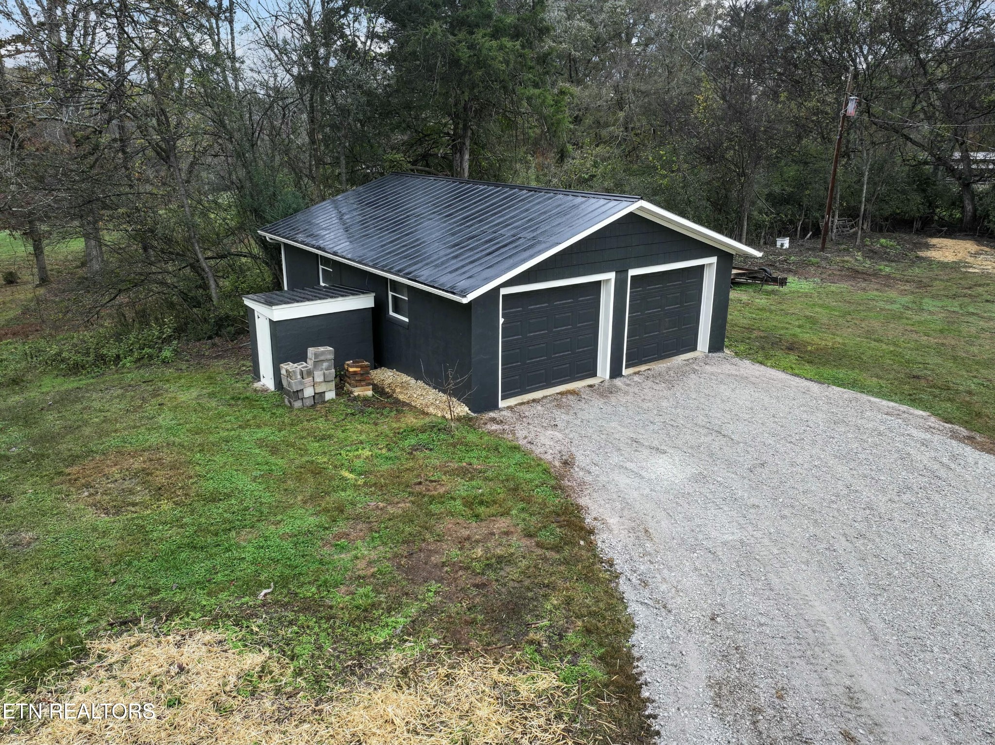 2229 Tooles Bend Road Knoxville, TN 37922 - Photo 38 of 41 a front view of a house with garden