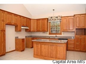 7790 Kunz Road Rochester, IL 62563 - Photo 11 of 12