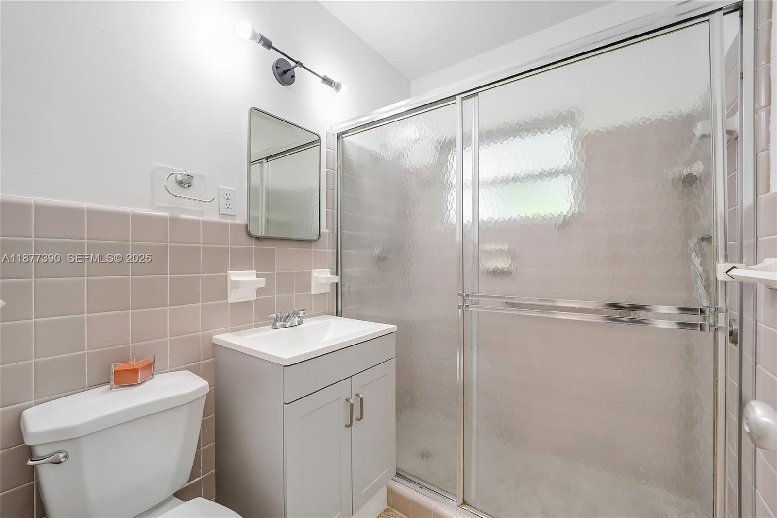 6445 Southwest 46th Terrace Miami, FL 33155 - Photo 13 of 22