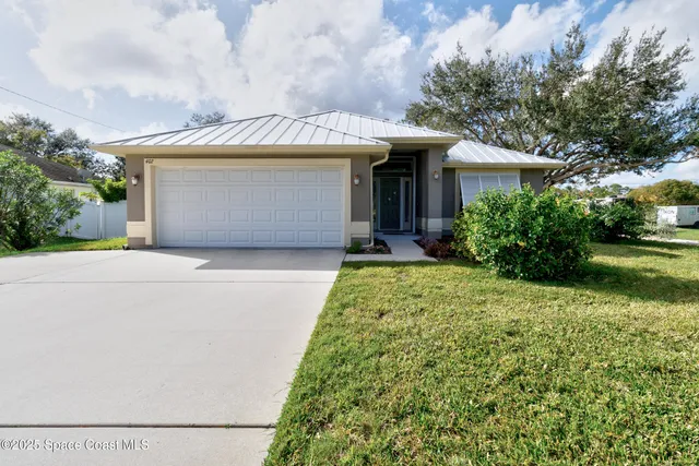 $389,000 | 402 Toledo Street, Sebastian, FL 32958