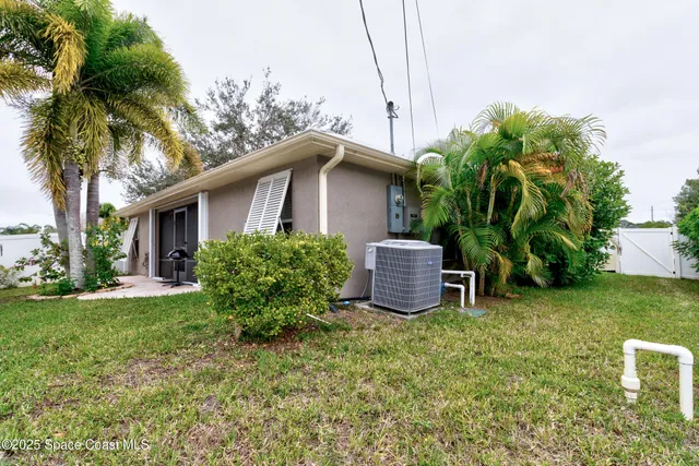 $389,000 | 402 Toledo Street, Sebastian, FL 32958
