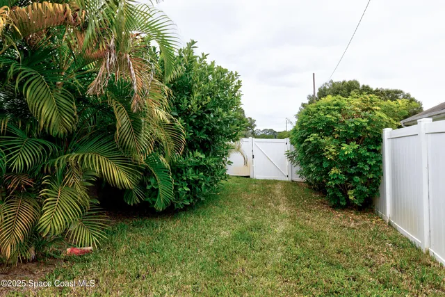 $389,000 | 402 Toledo Street, Sebastian, FL 32958