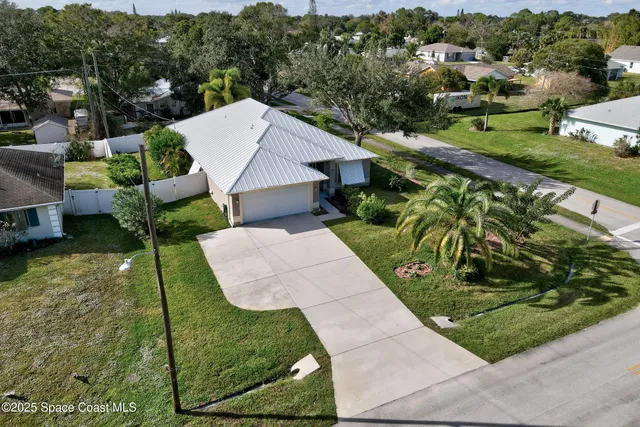 $389,000 | 402 Toledo Street, Sebastian, FL 32958