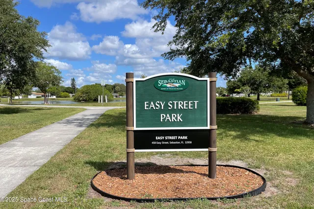 $389,000 | 402 Toledo Street, Sebastian, FL 32958