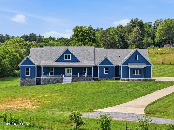 $950,000 | 641 Zirkle Road, Dandridge, TN 37725