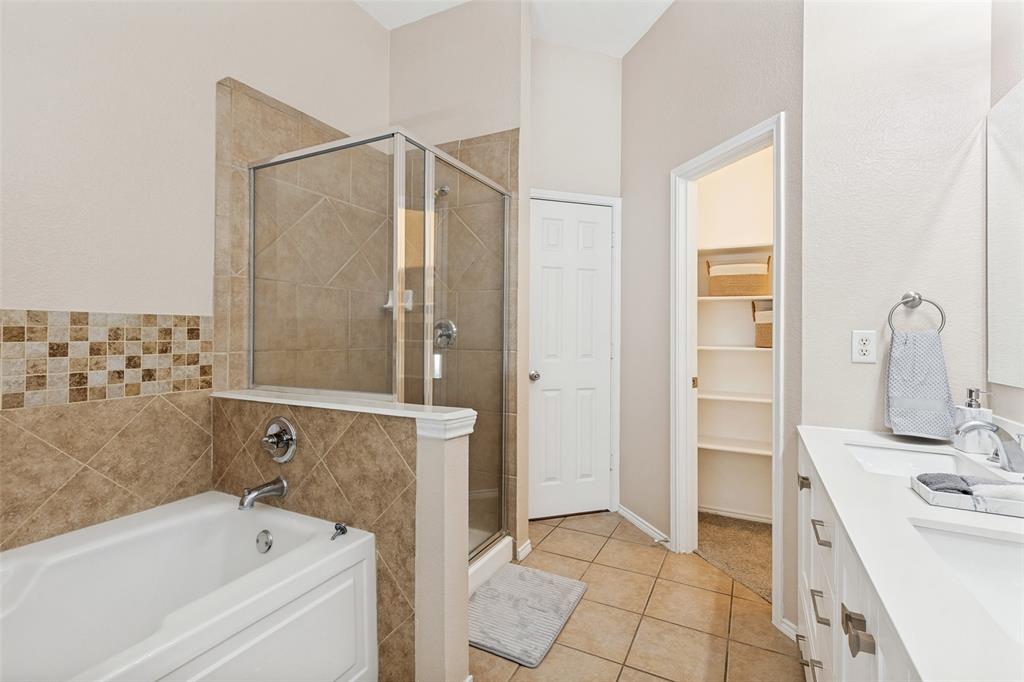 4008 Drexmore Road Fort Worth, TX 76244 - Photo 14 of 23 Soaking tub and shower