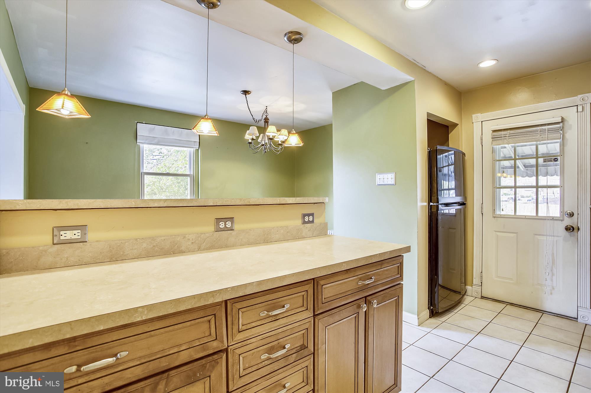 1708 Pin Oak Road Baltimore, MD 21234 - Photo 12 of 30 Isn't this counter/work area great?