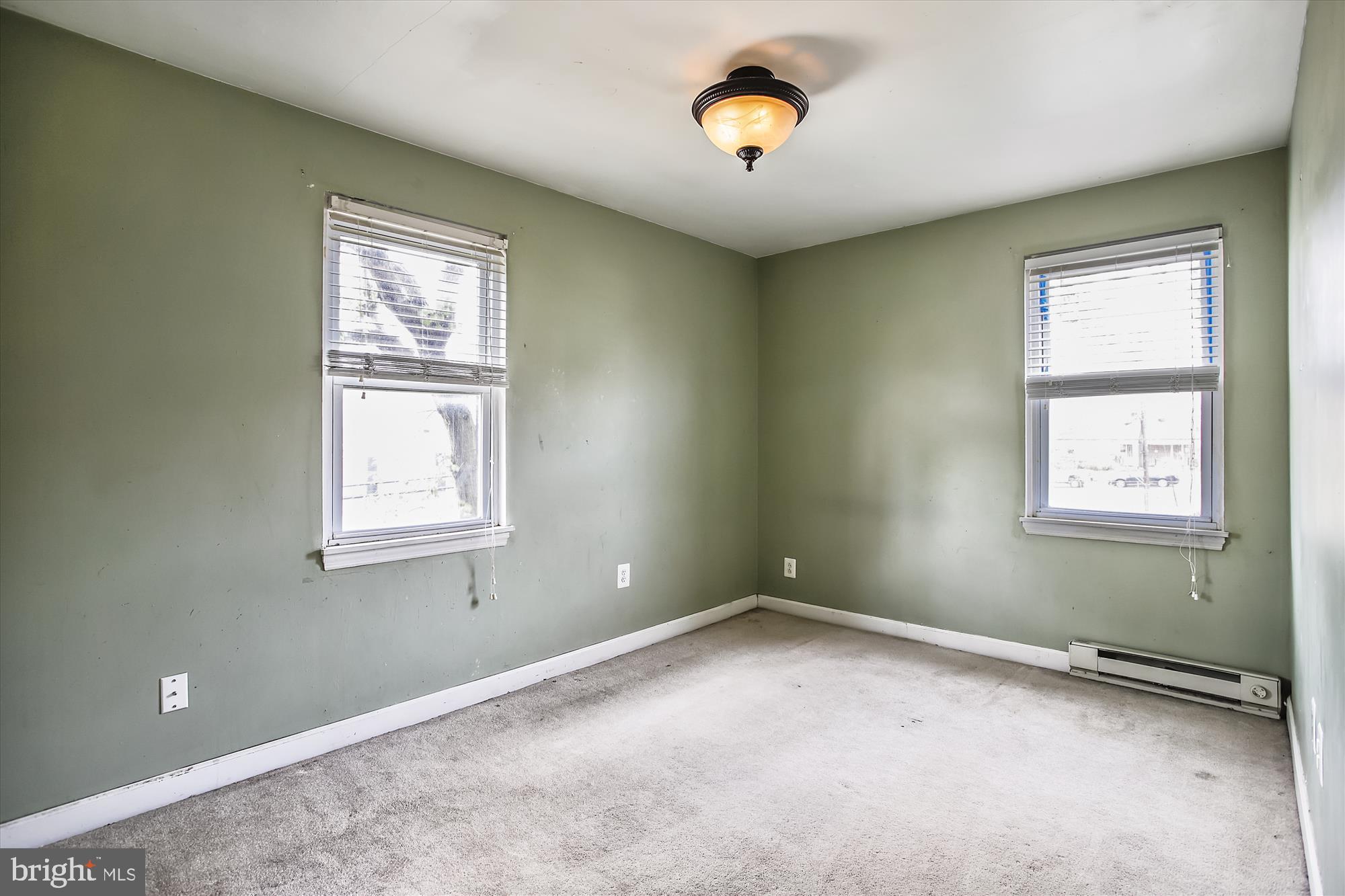 1708 Pin Oak Road Baltimore, MD 21234 - Photo 19 of 30 Nice -sized carpeted bedroom