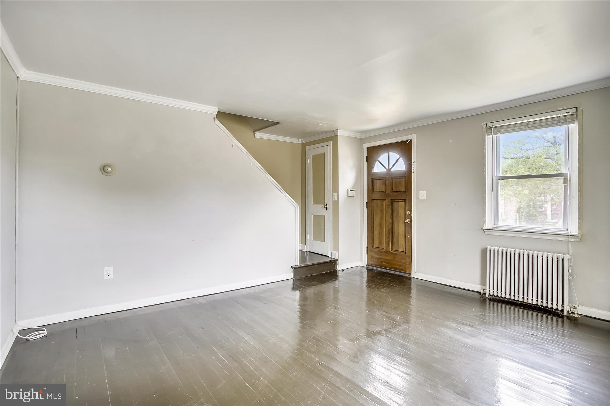 1708 Pin Oak Road Baltimore, MD 21234 - Photo 5 of 30 Living room - back to the door and stairs