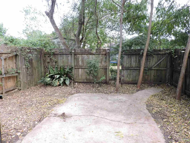 $1,350 | 728 North Fairfield Drive, Pensacola, FL 32506