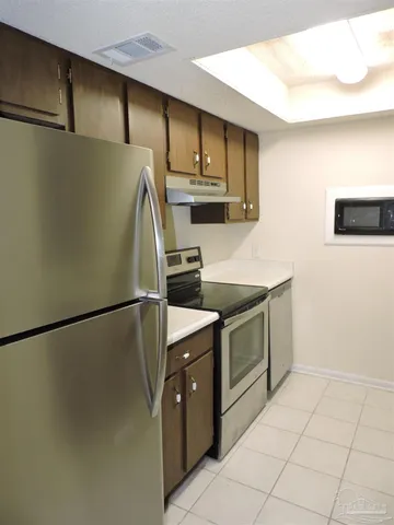 $1,350 | 728 North Fairfield Drive, Pensacola, FL 32506